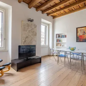 Modern In Campo De Fiori Apartment Rome